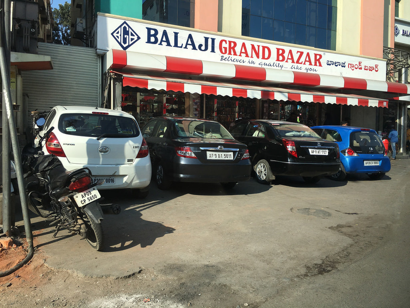 Illustration for article titled Cars from my trip to India over a year ago *pic heavy* (Part I)